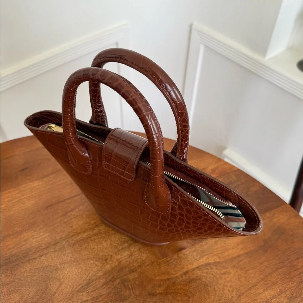 Paris / 64 MINI LUMIÈRE Croc-Embossed Bag